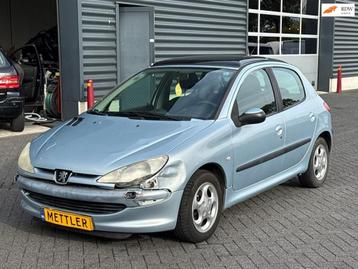 Peugeot 206 1.4 X-line, trekhaak, panoramadak beschikbaar voor biedingen