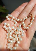 Parelketting met 18k gouden slotje, Handtassen en Accessoires, Kettingen, Ophalen of Verzenden, Zo goed als nieuw