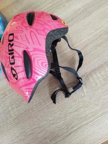 Roze kinderfietshelm, GIRO, maat 45-49 cm, nieuwe staat. beschikbaar voor biedingen