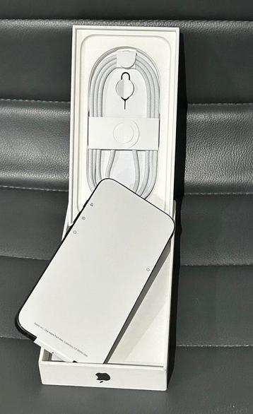iPhone 16e 128 GB beschikbaar voor biedingen