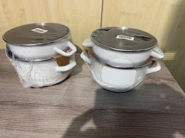 2 nieuwe witte mosselpotten cosy & trendy, Huis en Inrichting, Keuken | Potten en Pannen, Nieuw, Kookpan of Snelkookpan, Overige materialen
