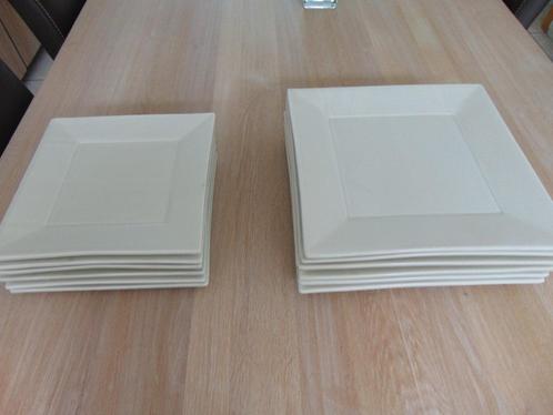 12 vierkant borden i. ecru kleur en 7 in wit kleur ., Huis en Inrichting, Keuken | Servies, Zo goed als nieuw, Bord(en), Overige stijlen