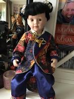 Oud Chinees popje met poefje, Ophalen of Verzenden, Zo goed als nieuw, Pop