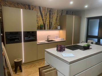Gelakte greeploze high end keuken (Beursmodel), Brillant ou Laqué, Synthétique, Enlèvement ou Envoi, Autres couleurs