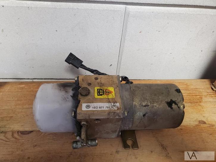 VW Golf 3 en 4 cabrio dakpomp hydrauliek 1e0871791 €75, Auto-onderdelen, Elektronica en Kabels, Volkswagen, Gebruikt, Ophalen of Verzenden