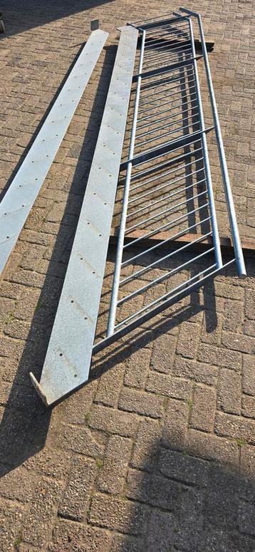 Trap 3.05m hoog, 90cm breed. Verzinkt staal ook voor buiten. beschikbaar voor biedingen