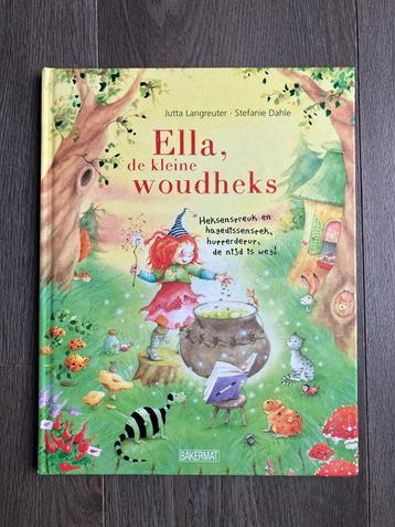 Ella, de kleine woudheks beschikbaar voor biedingen