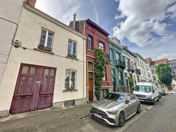 Maison à vendre à Bruxelles, 2 chambres disponible aux enchères