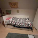 Eenpersoonsbed met onderin een logeerbed., Ophalen, Zo goed als nieuw