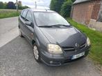 Nissan almera Tino essence 204468 km garantie 1 an, Autos, Nissan, Tissu, Carnet d'entretien, Achat, Hatchback