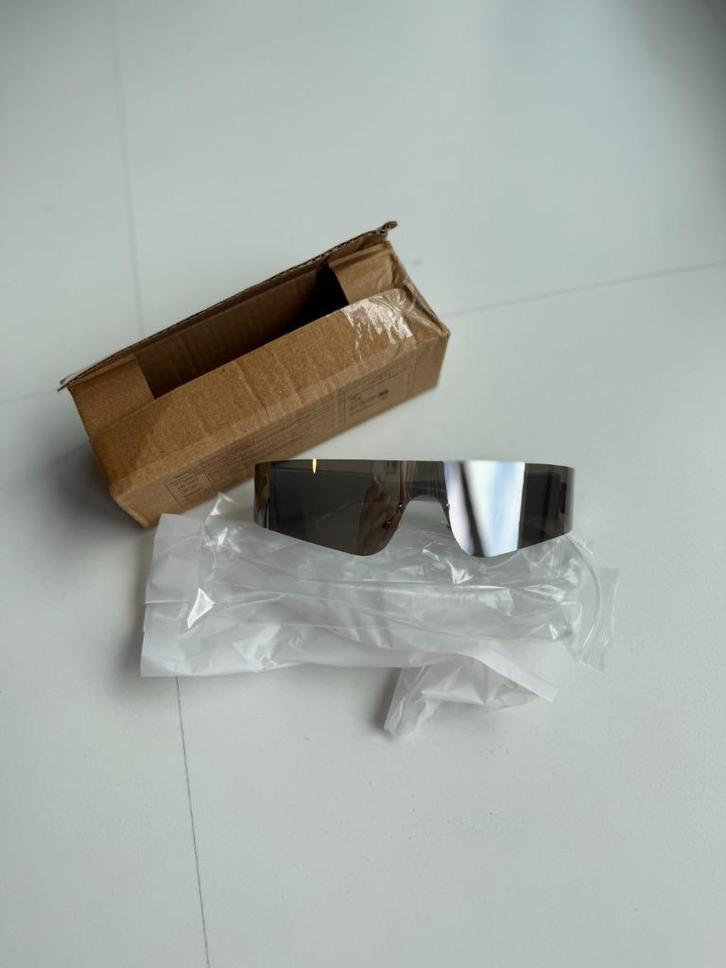 Grijze ravebril met spiegelglas zonder montuur, Handtassen en Accessoires, Zonnebrillen en Brillen | Dames, Nieuw, Zonnebril, Overige merken