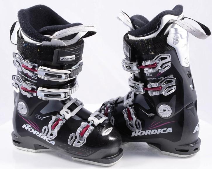 Chaussures de ski 38 38.5 EU pour femmes NORDICA, Sports & Fitness, Ski & Ski de fond, Utilisé, Chaussures, Nordica, Carving, Envoi