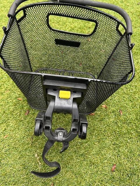 Fietsmand met houder, Fietsen en Brommers, Fietsaccessoires | Fietsmanden, Zo goed als nieuw, Fietsmand, Stuurbevestiging, Ophalen