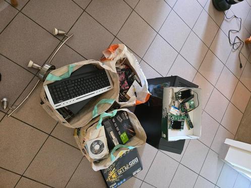 een bulk van pc materiaal, Diensten en Vakmensen, Computer en Internet experts