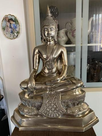Bouddha en bronze dans la pose de Bhumiparsa Mudra 42 cm