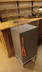 Bijouterie kastje, Enlèvement