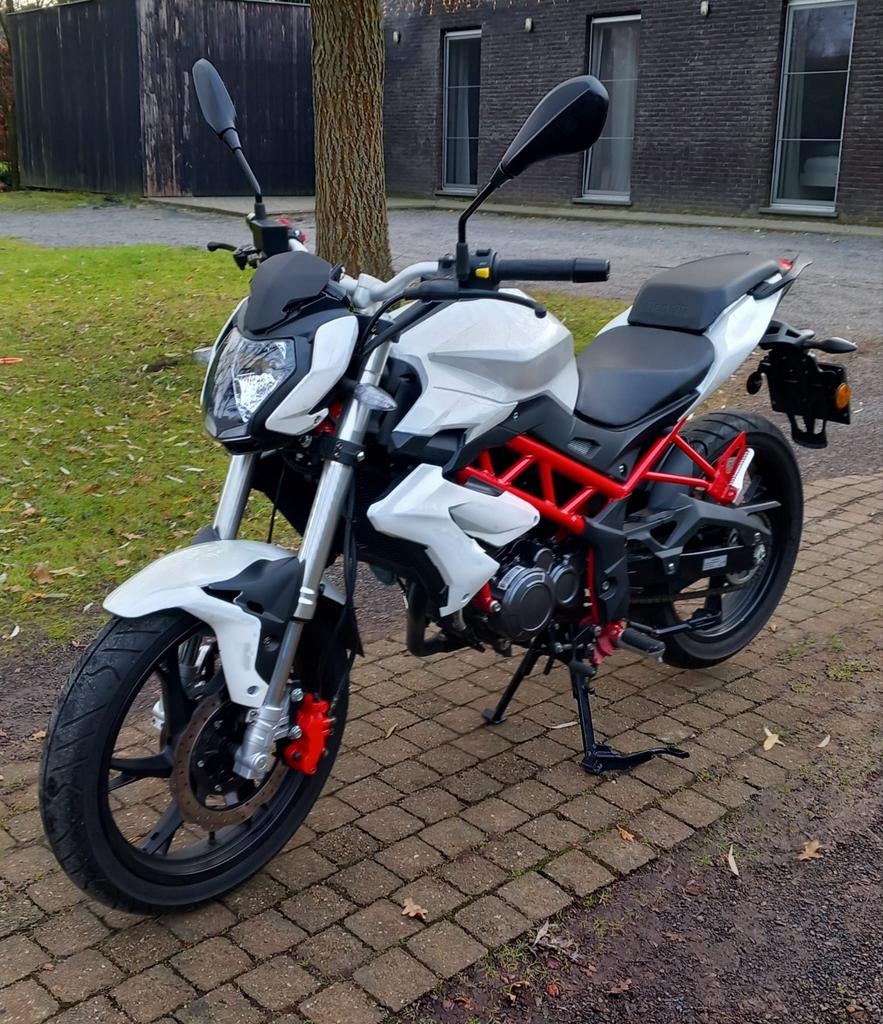 Benelli BN 125, Motoren, Particulier