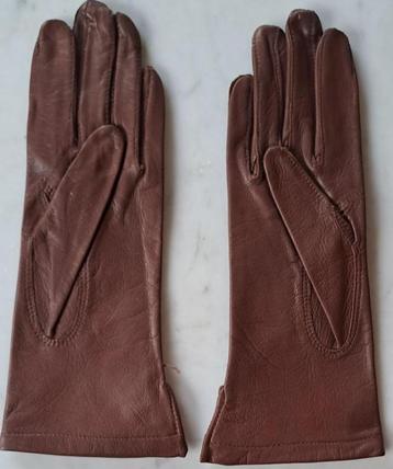 Vintage bruine leren galahandschoenen voor dames beschikbaar voor biedingen