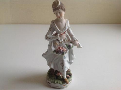 FIGURINE EN PORCELAINE, Antiquités & Art, Antiquités | Porcelaine, Envoi