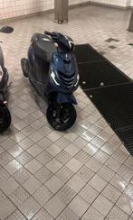 Piaggio zip 4t, Fietsen en Brommers, Scooters | Piaggio, Ophalen, Zip, Zo goed als nieuw, Benzine
