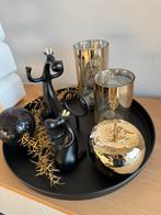 Goudkleurige decoratie op zwartmetalen plateau 40cm, Ophalen, Zo goed als nieuw