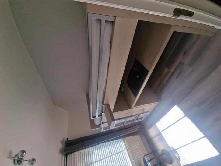 Hoogslaper met bureau en kast- Prenuptia winkel, Huis en Inrichting, Slaapkamer | Stapelbedden en Hoogslapers, Zo goed als nieuw