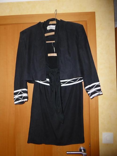 Kostuum: Rok zwart inclusief vestje maat 38-40, Vêtements | Femmes, Vestes & Costumes, Comme neuf, Costume ou Complet, Taille 38/40 (M)