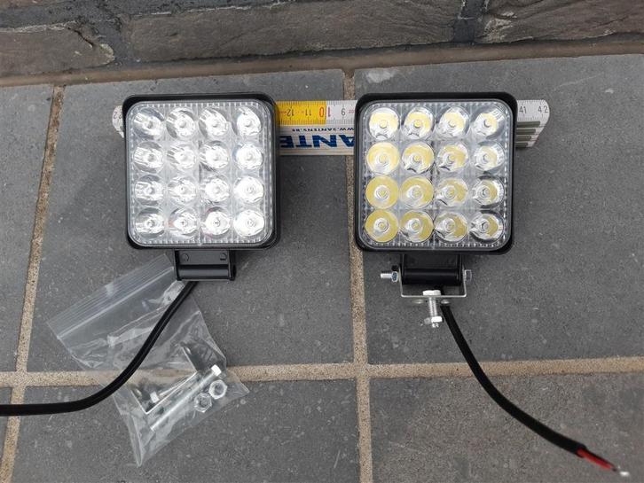 2 spots LED 85 x 85 mm, 2 x 200 W de lumière — Nouveau, Autos : Pièces & Accessoires, Éclairage, Neuf, Enlèvement ou Envoi
