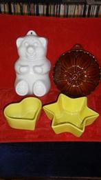 Lot van 4 oude keramiek pudding vorm beer bloem hart & ster, Serveervorm, Ophalen of Verzenden, Zo goed als nieuw, Taarten of Cupcakes