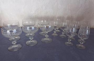 Kristallen glazen - gegraveerd - vintage beschikbaar voor biedingen