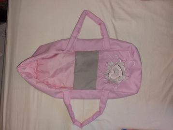 Poppen draagzak beschikbaar voor biedingen