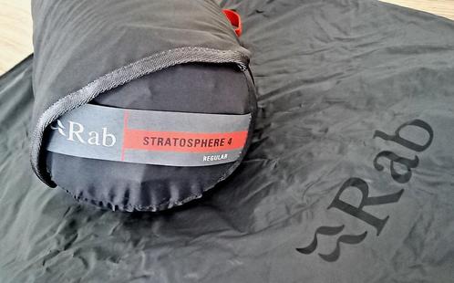 Matelas gonflable RAB Stratosphere 4, Caravans en Kamperen, Slaapmatten, Zo goed als nieuw, Ophalen of Verzenden