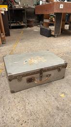 Retro metalen reiskoffer, 60 tot 70 cm, Gebruikt, Slot, Ophalen of Verzenden