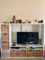 Meuble Télé IKEA + 7 paniers en rotin + 1 panier en tissus, Huis en Inrichting, Ophalen, Zo goed als nieuw
