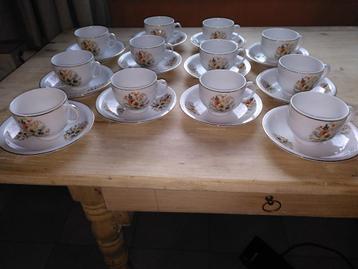 Koffieservies 12 personen beschikbaar voor biedingen