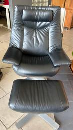 Natuzzi Re-vive fauteuil met voetenbank, Huis en Inrichting, Ophalen, Zo goed als nieuw