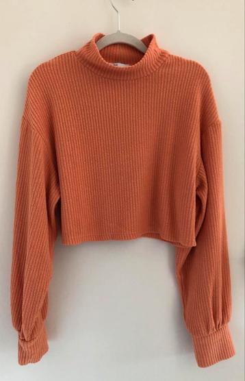 pull court Bershka M EUR 38 orange corail, Taille 38/40 (M), Enlèvement ou Envoi, Bershka, Porté