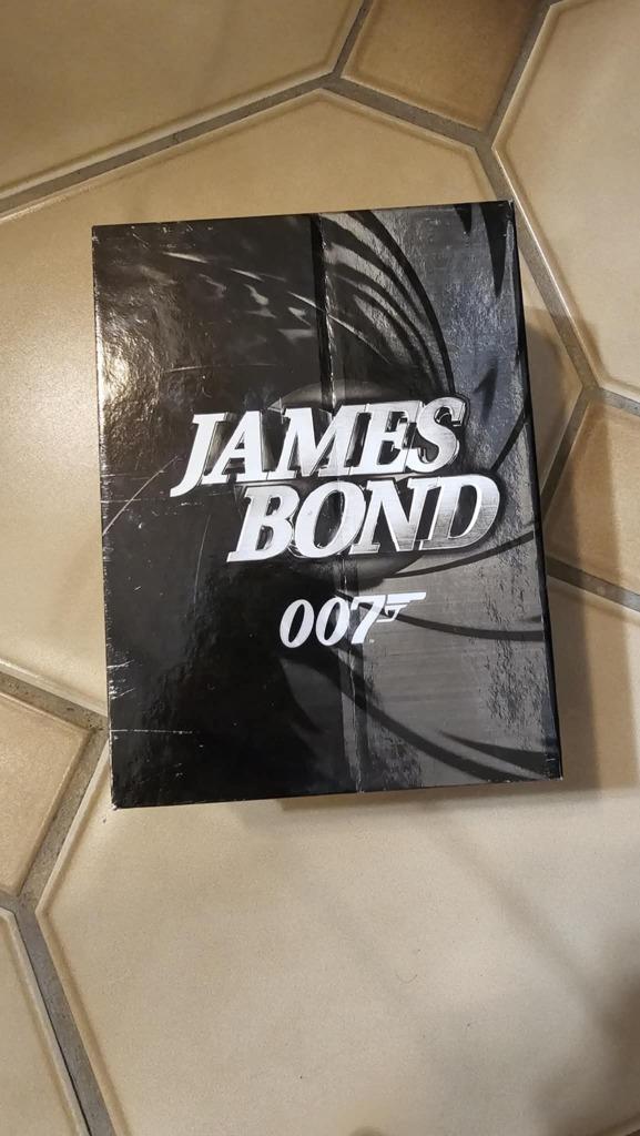 Dvd box james bond collector item 22 dvd's in de box, Cd's en Dvd's, Dvd's | Science Fiction en Fantasy, Gebruikt, Science Fiction