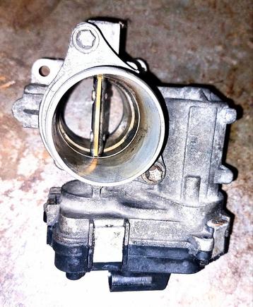 Boitier de papillon pour SAAB 9.3 1900 TID 120 cv beschikbaar voor biedingen