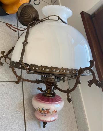 1 lustre ancien avec coupole en verre beschikbaar voor biedingen