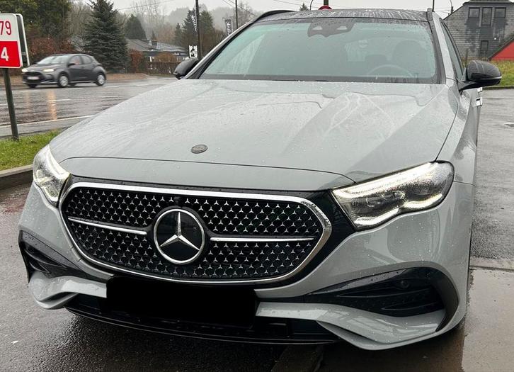 PRACHTIGE MERCEDES E300 HYBRID VOLLEDIG TERUGBETAALBARE BTW, Auto's, Mercedes-Benz, Bedrijf, E-Klasse, 360° camera, 4x4, Aangepast voor mindervaliden