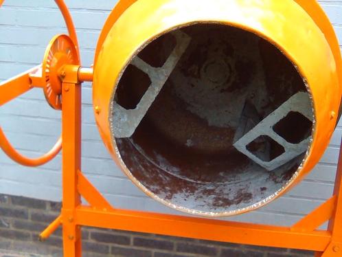 Te koop: zeer propere en opgekuiste betonmolen, Doe-het-zelf en Bouw, Betonmolens, Zo goed als nieuw, Ophalen