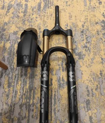 OX 38 Factory 170mm Grip2 voorvork beschikbaar voor biedingen