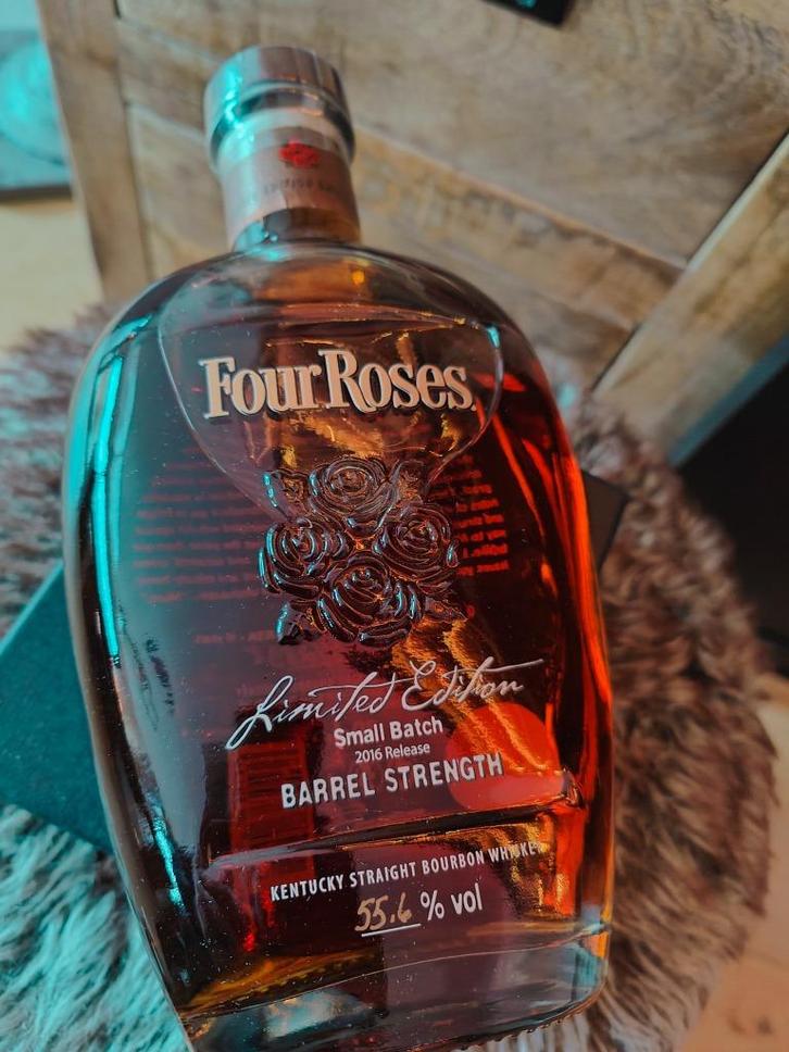 Four Roses 2016 Release - Small Batch Barrel Strength, Verzamelen, Wijnen, Nieuw, Overige typen, Overige gebieden, Vol, Ophalen of Verzenden