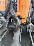 Cherche:SWING BRACKET  pour DOOSAN V55 SOLAR PLUS 2006, Articles professionnels, Machines & Construction | Grues & Excavatrices