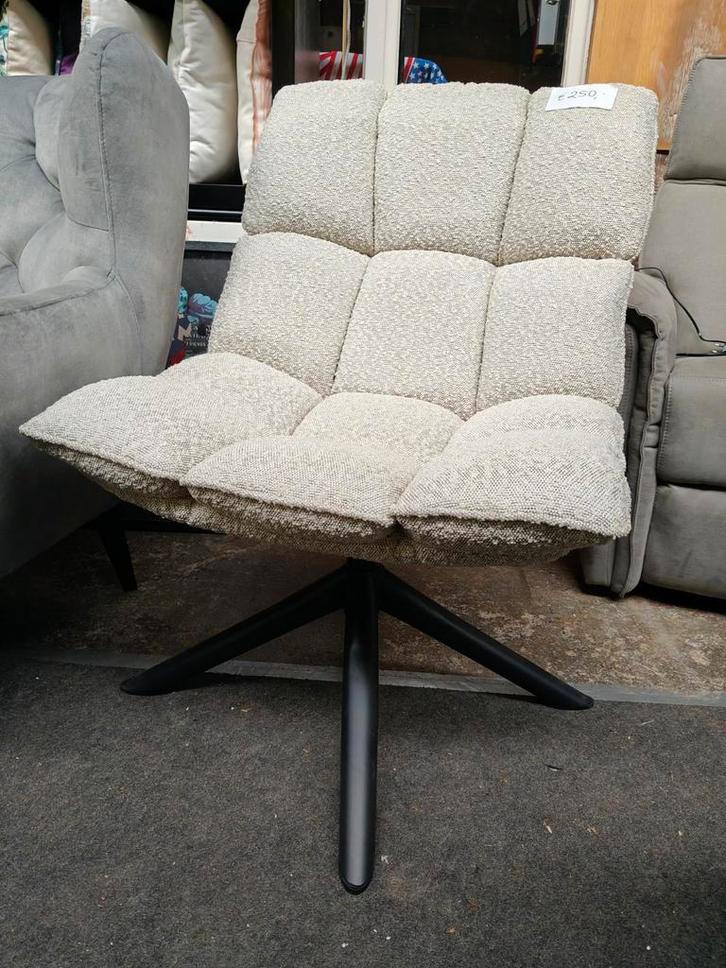 Draaibare fauteuil (outlet), Huis en Inrichting, Zetels | Zetels, Nieuw, Eenpersoons, Stof, Ophalen