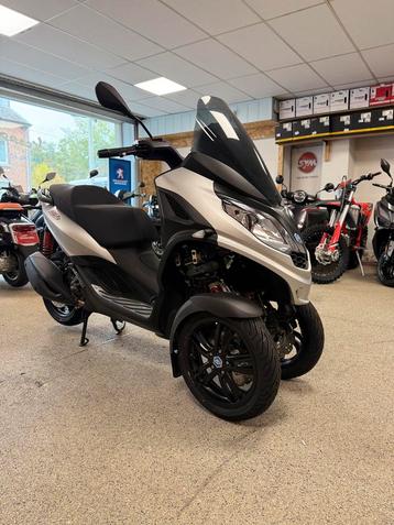 Piaggio MP3 300 Sport  beschikbaar voor biedingen