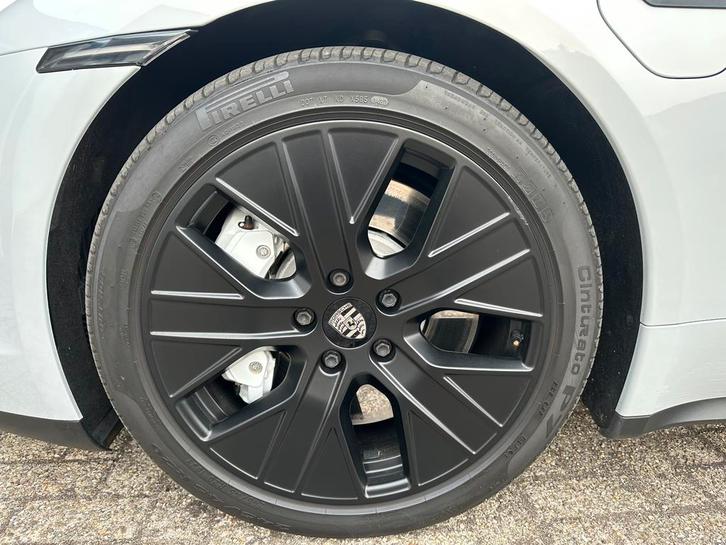 Porsche Taycan Velgenset 20” met Pirelli zomerbanden!, Auto-onderdelen, Banden en Velgen, Band(en), Zomerbanden, 20 inch, Ophalen
