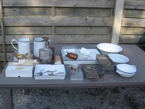 Retro Medisch leger materiaal 1952, Verzamelen, Militaria | Algemeen, Landmacht, Verzenden