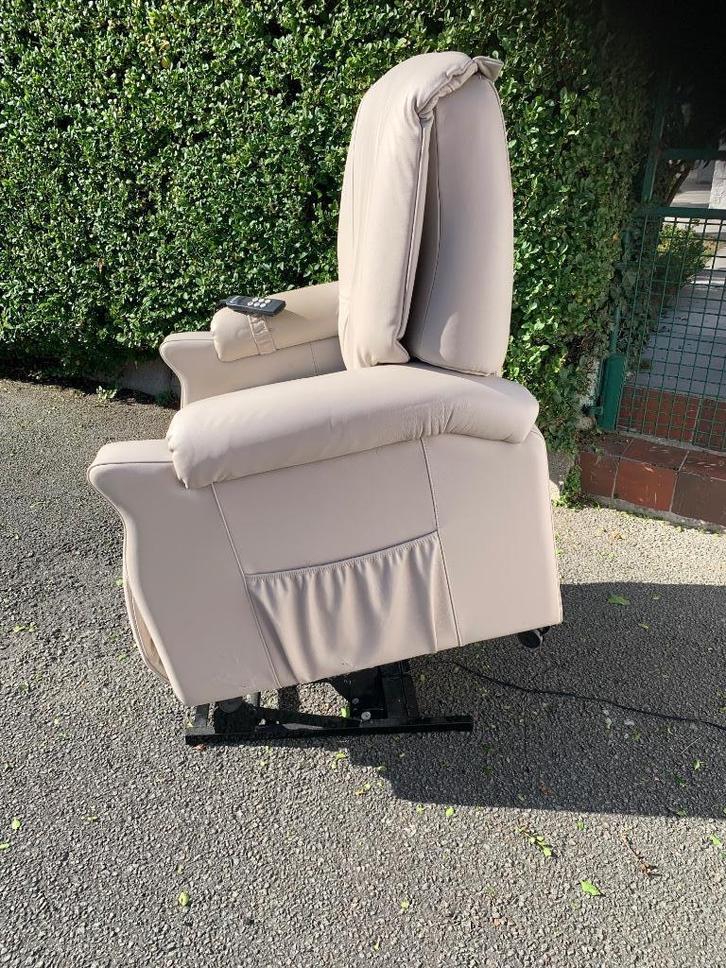 Elektrische Uitwerpzetel - Leder, Huis en Inrichting, Woonaccessoires | Overige, Zo goed als nieuw, Ophalen